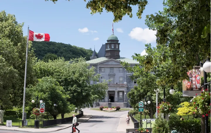 بلاتکلیفی دانشجویان بین‌المللی با تغییر قوانین مهاجرت کانادا